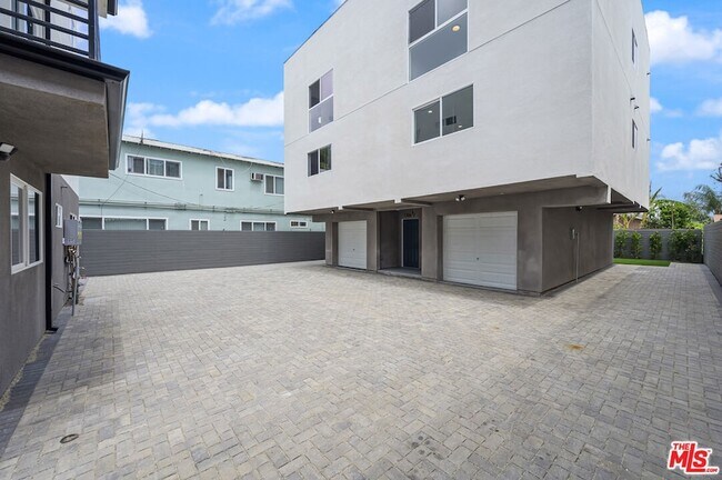 Building Photo - 7306 Independence Ave