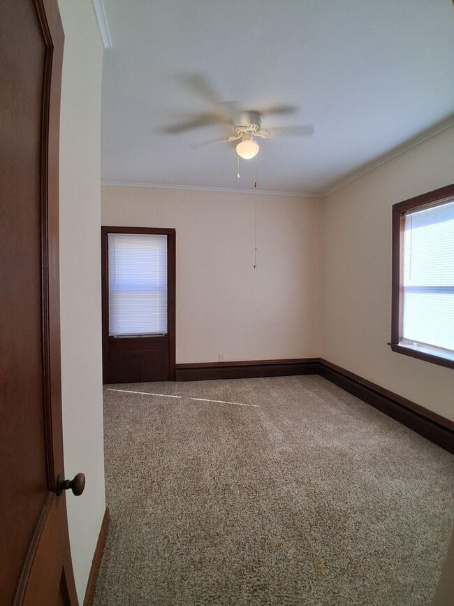 Building Photo - 903 18th Ave