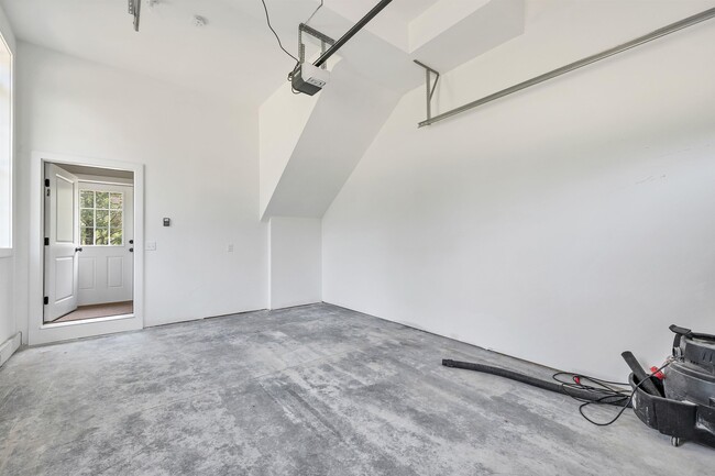 Building Photo - 165 Gulf Rd