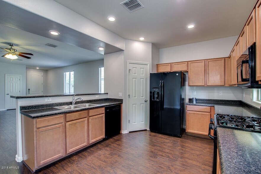 Building Photo - 4865 S Twinleaf Dr