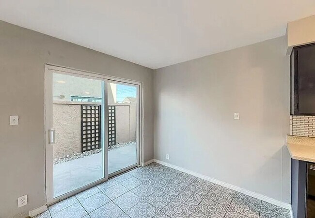 Building Photo - All Utilities Included! Charming 2-Bedroom...