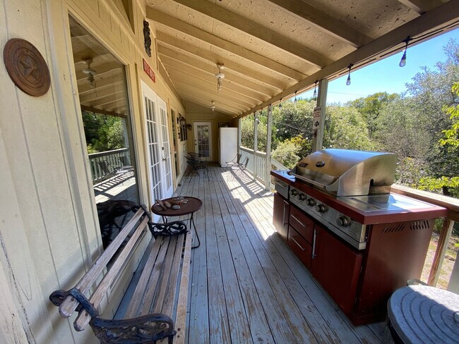 Building Photo - 297 Little River Ln