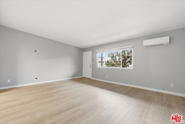 Building Photo - 3320 Pacific Ave