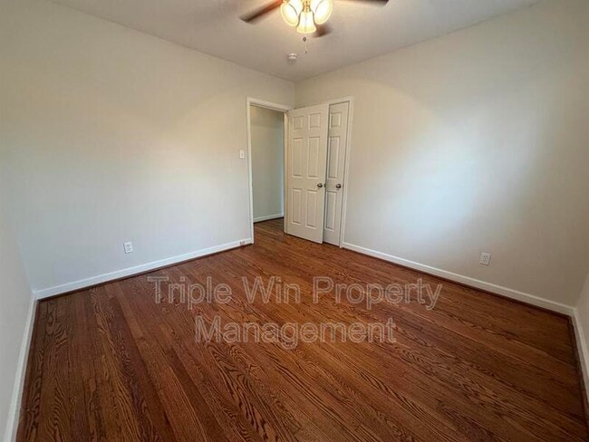 Building Photo - 1045 N Florissant Rd