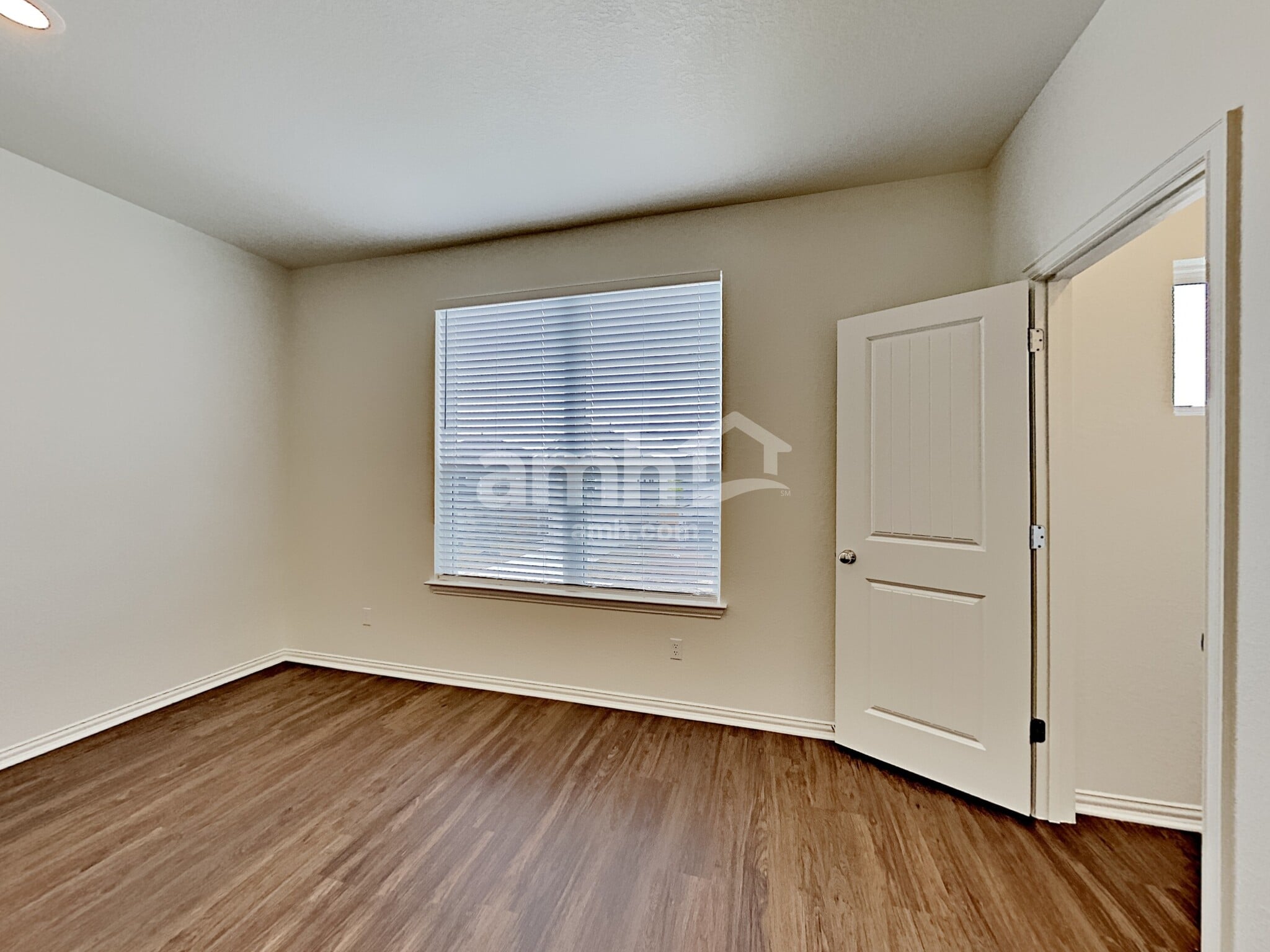 Building Photo - 2717 Lillybrook Ln