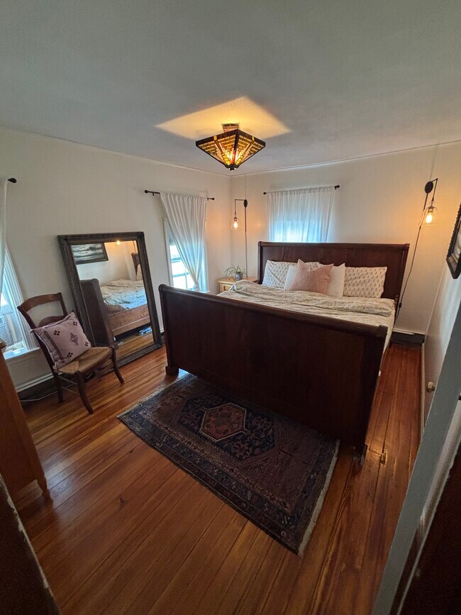 Upstairs master - 35 Prospect St