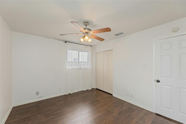 Building Photo - 801 E 3rd St