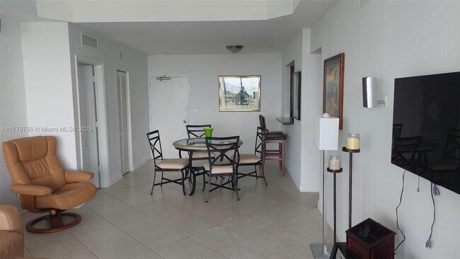 Building Photo - 5600 Collins Ave