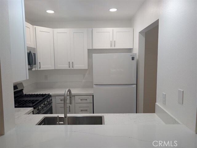 Building Photo - 24121 Del Monte Dr.