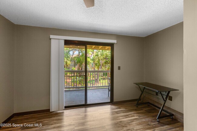 Building Photo - 225 S Tropical Trail