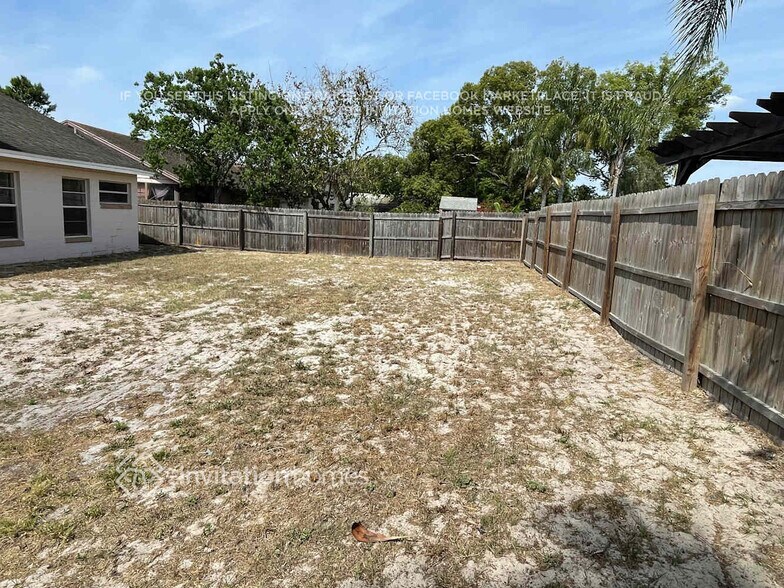 Building Photo - 207 Springview Dr
