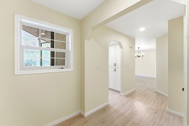 Building Photo - 1041 W Grindelwald Ct