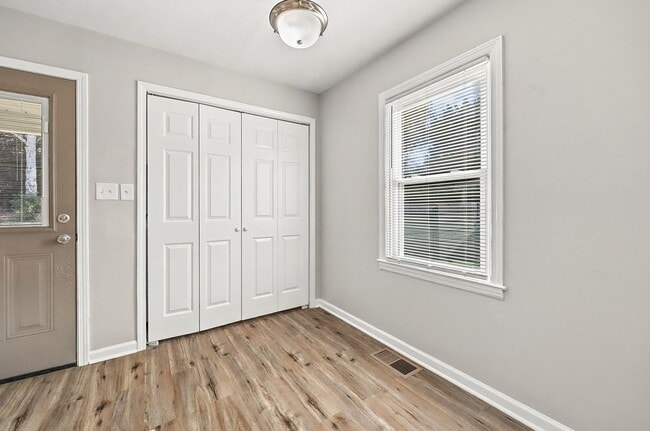 Building Photo - Newly renovated, adorable 3-bedroom, 1-bath home in Rock Hill!