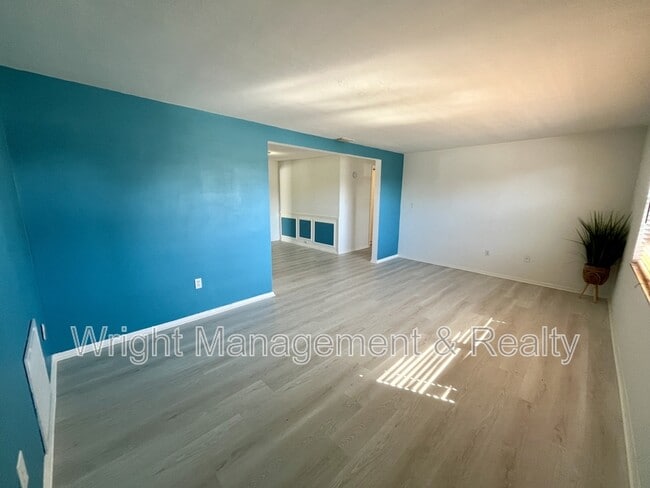 Building Photo - 3907 Luma Dr