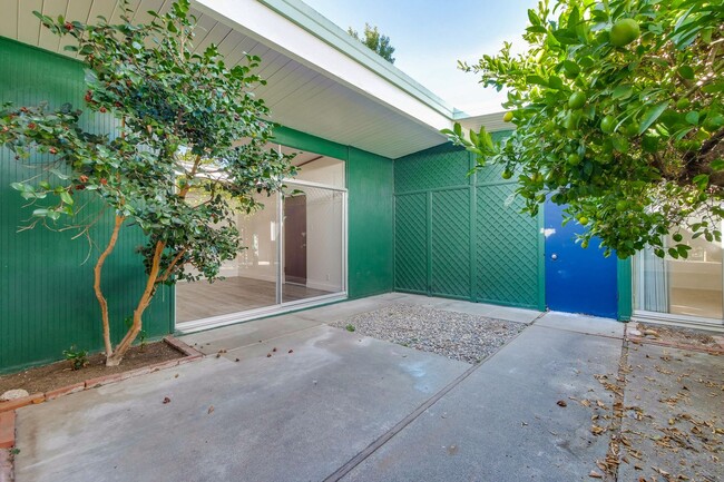 Building Photo - Eichler with Top Sunnyvale Schools