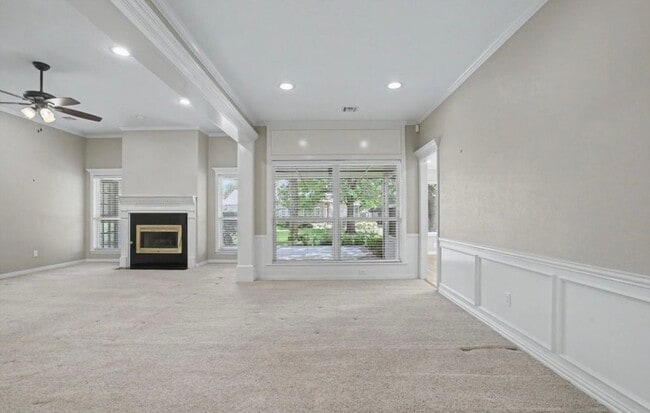 Building Photo - 412 N Forest Ridge Blvd