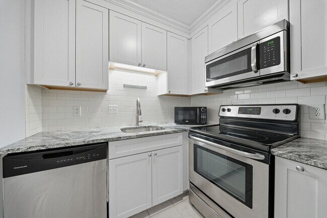 Building Photo - 808 Willard St