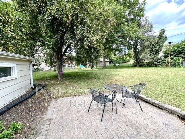 Building Photo - 5851 S 51st St