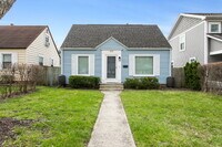 Building Photo - 410 W Angela Blvd