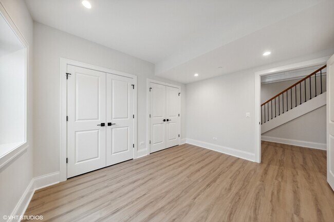 Building Photo - 1123 Pin Oak Dr