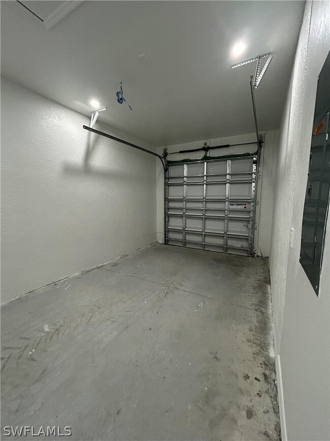 Building Photo - 455 Bell Blvd