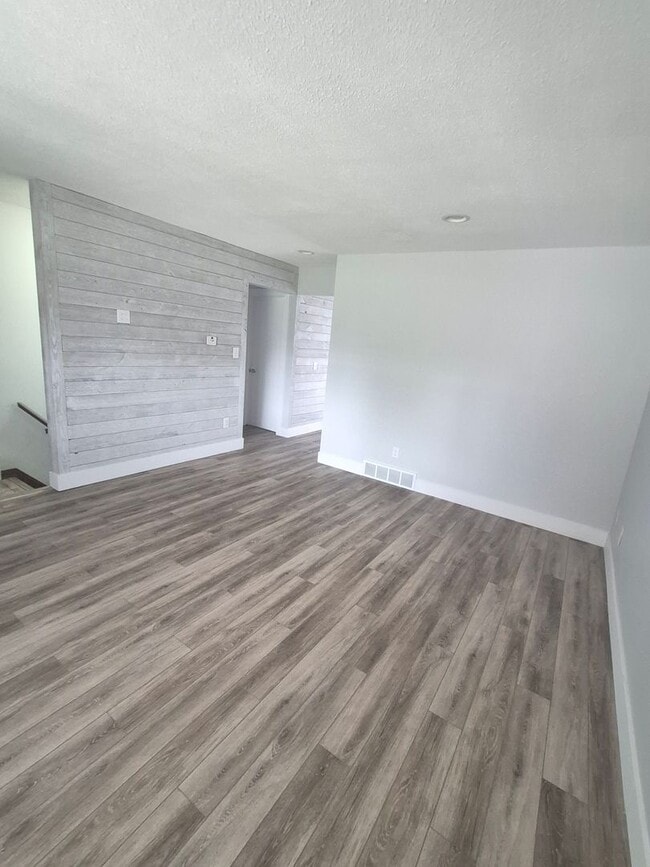 Building Photo - 3581-3583 Peck St SW