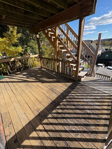 Building Photo - 543 3rd St