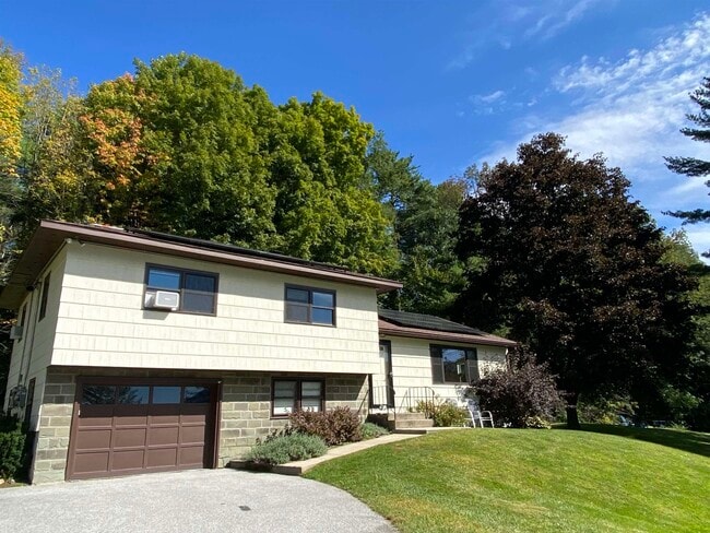 Building Photo - 275 Hillvale Rd