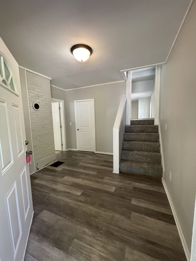 Building Photo - 430 Wayne Ave