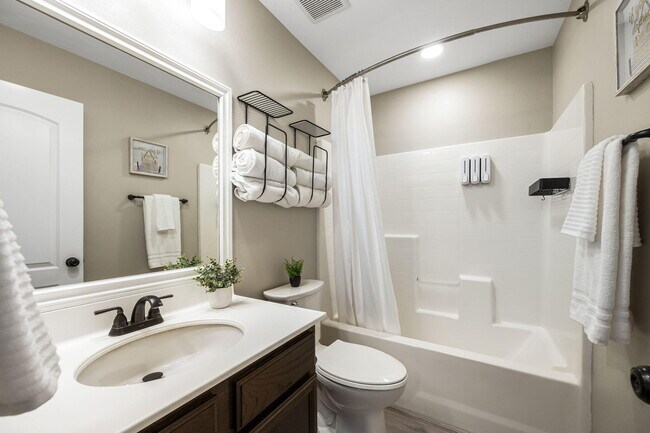 Building Photo - 84131 Azzura Way