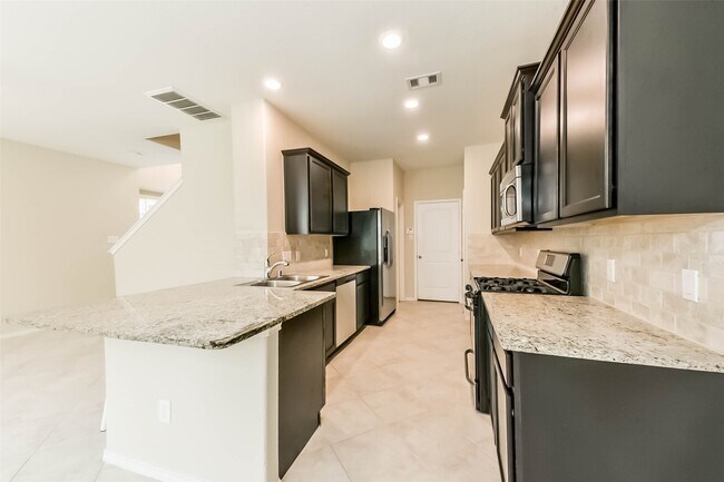 Building Photo - 16155 Beachside Pl