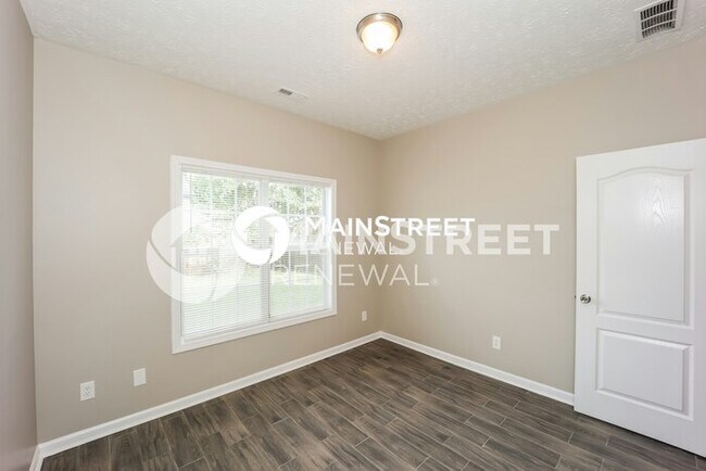 Building Photo - 3 Bedroom Pet-Friendly Home in Rex, GA wit...
