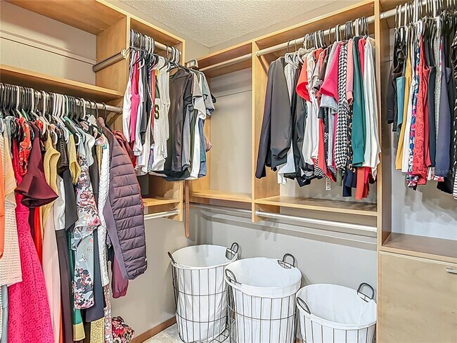 Building Photo - 4661 SW 7th Avenue Rd