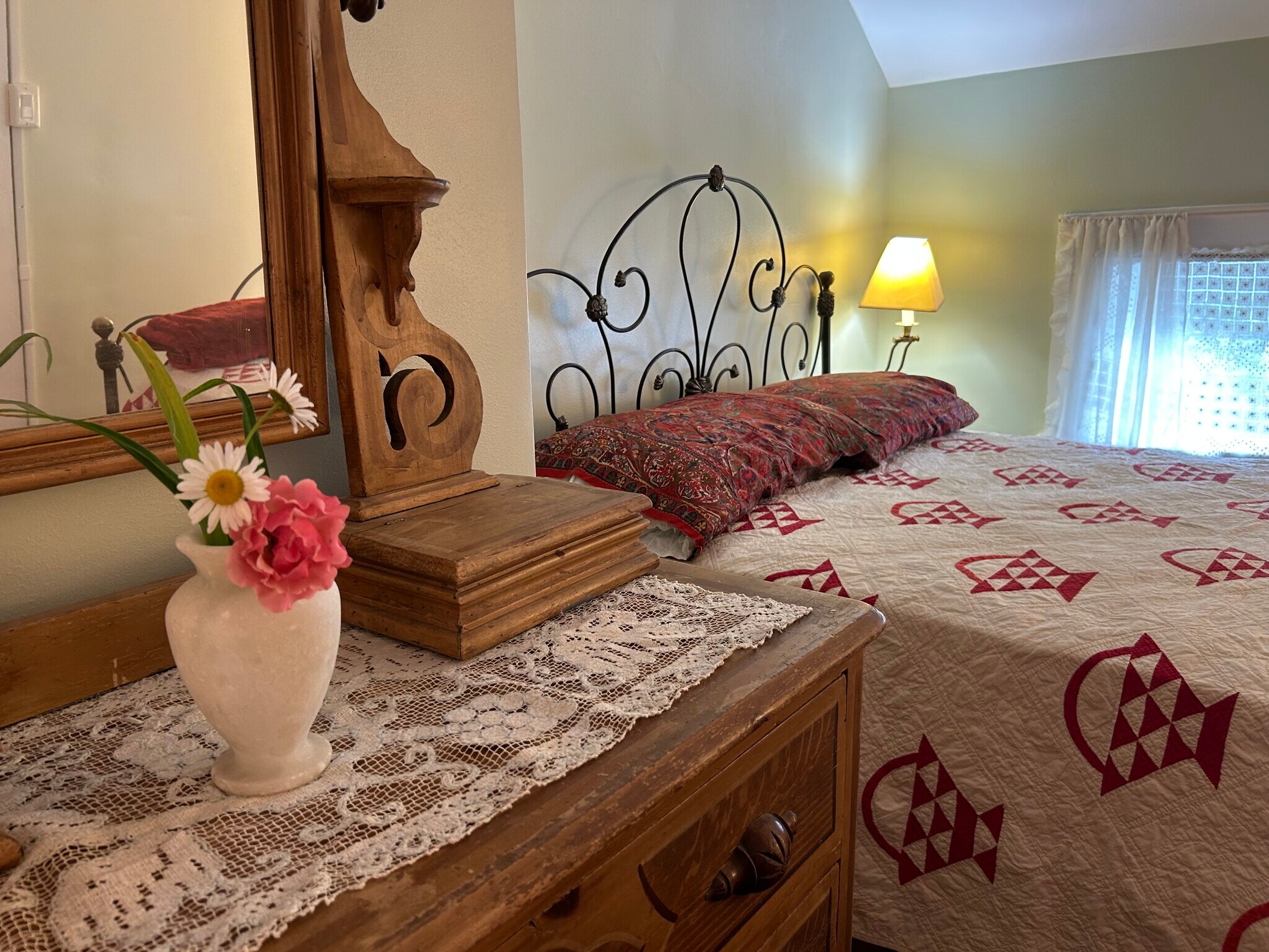 The Bedroom - 650 Van Wagner Rd