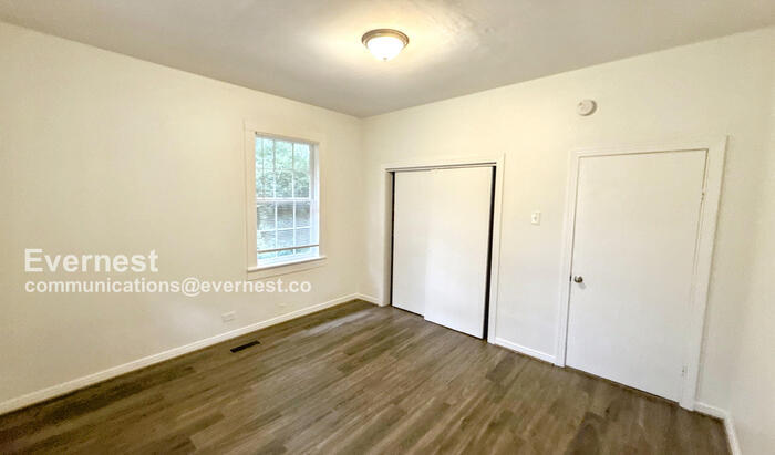 Building Photo - 253 11th Ave NE