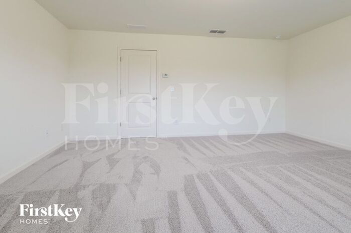 Building Photo - 135 Knightsbridge Ln