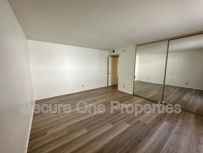 Building Photo - 31555 Lindero Canyon Rd