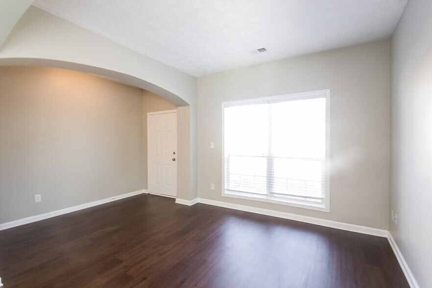 Building Photo - 229 Winthrop Ln