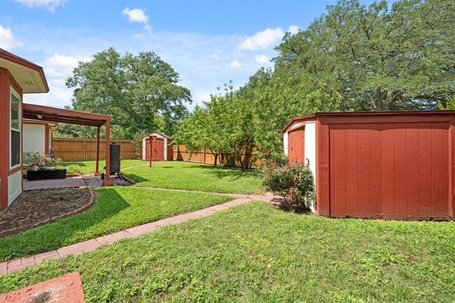 Building Photo - 2641 Village Way Dr.