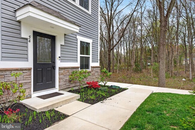 Building Photo - 54 Sidney Ln