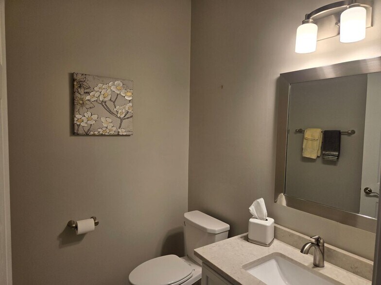 Building Photo - 809 Ledgestone Ct