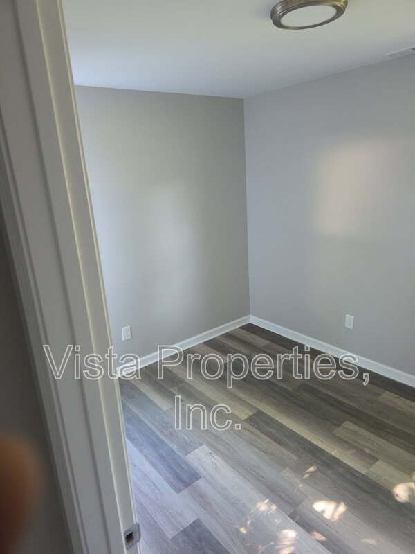 Building Photo - 5510 Halstead Ave
