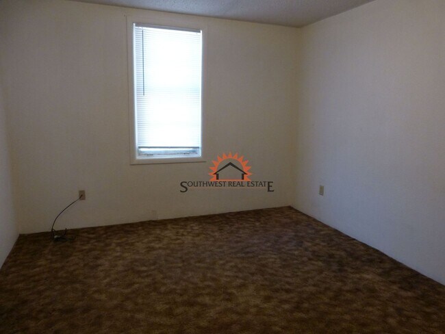 Building Photo - 120 Navajo Road