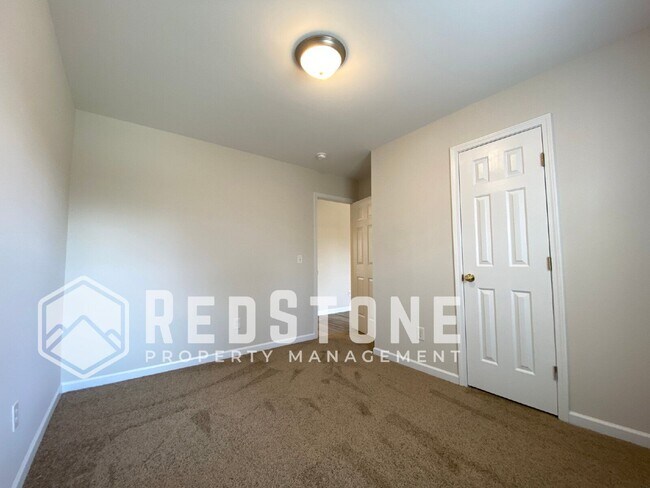 Building Photo - 3903 Johns Creek Dr