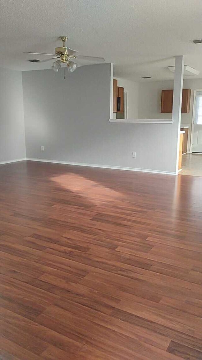 Building Photo - 1721 Baxter Springs Dr