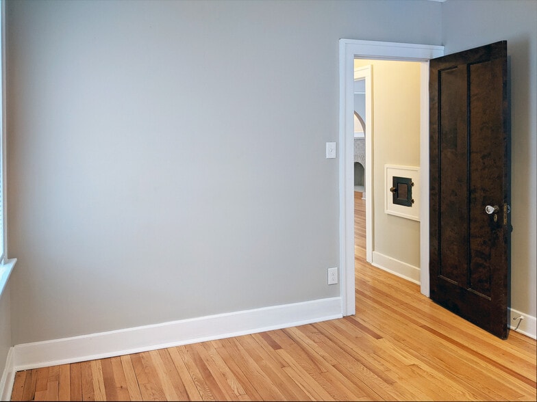 Building Photo - 3685 Bedford St