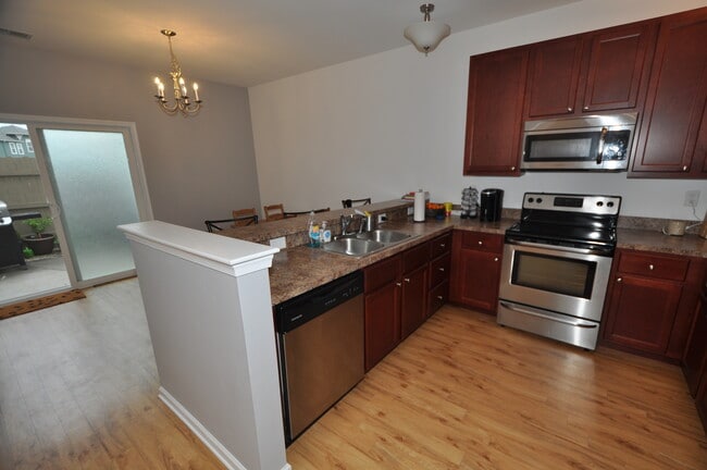 Building Photo - Kings Pointe at Western Branch