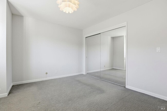 Building Photo - 122 Mariner Green Ct