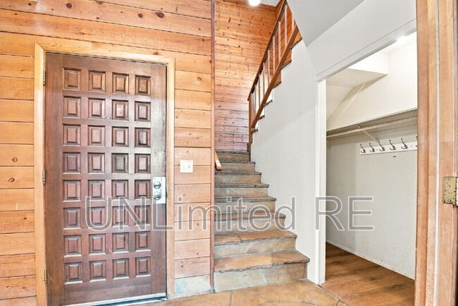 Building Photo - 1410 Inverrary Way
