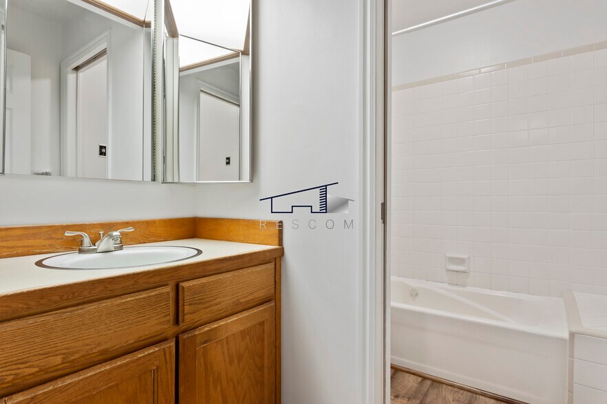 Building Photo - 2983 Taylor Ave